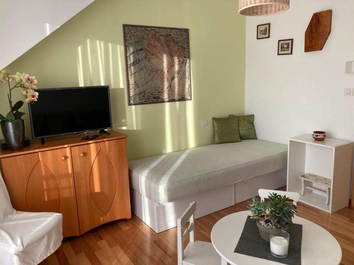 Natasha'S Garden House Apartment Dol pri Ljubljani Ngoại thất bức ảnh