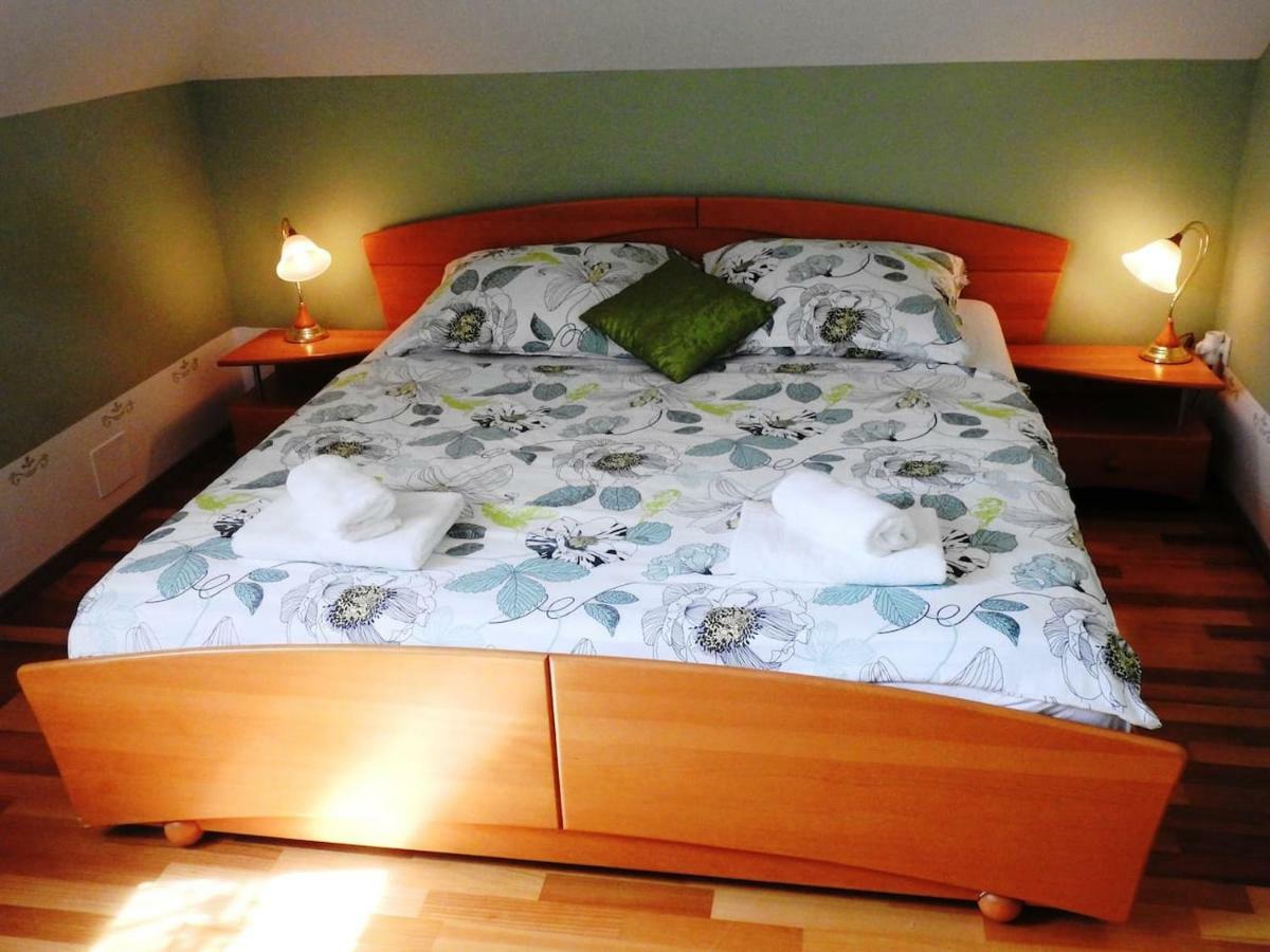 Natasha'S Garden House Apartment Dol pri Ljubljani Ngoại thất bức ảnh
